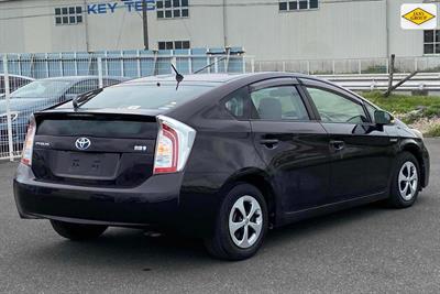 2012 Toyota Prius - Thumbnail
