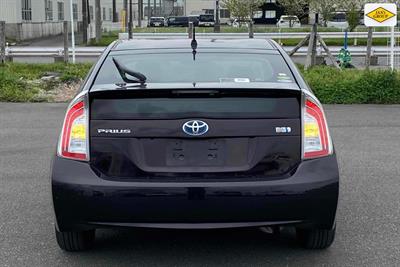 2012 Toyota Prius - Thumbnail
