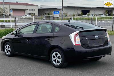 2012 Toyota Prius - Thumbnail