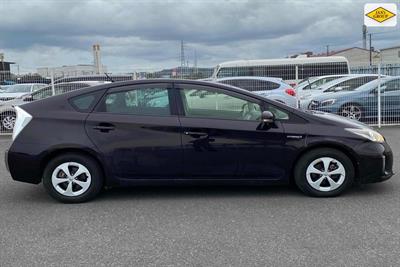 2012 Toyota Prius - Thumbnail