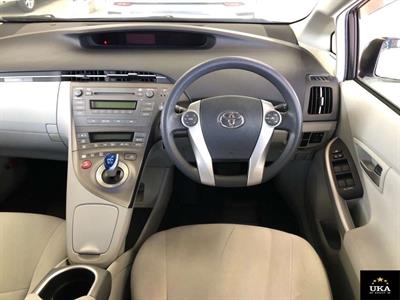 2013 Toyota Prius - Thumbnail