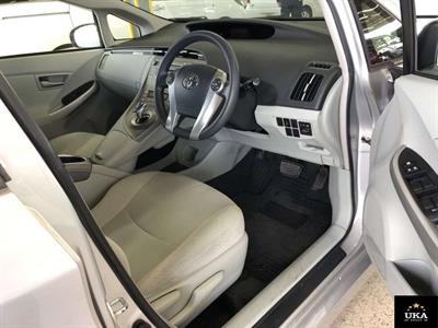 2013 Toyota Prius - Thumbnail