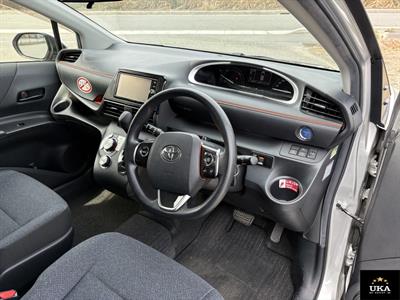 2018 Toyota Sienta - Thumbnail