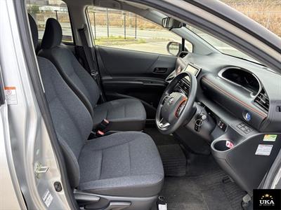 2018 Toyota Sienta - Thumbnail