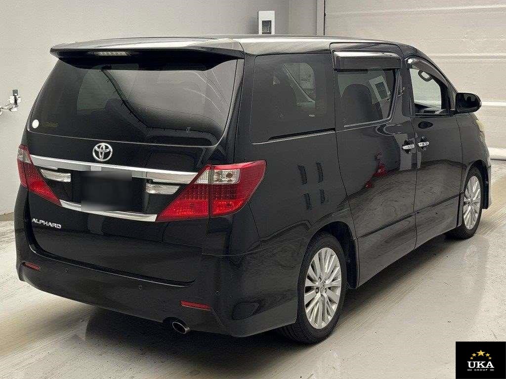 2013 Toyota Alphard