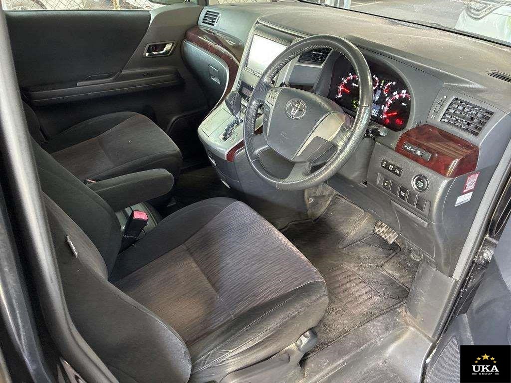 2013 Toyota Alphard