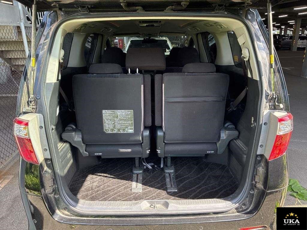 2013 Toyota Alphard