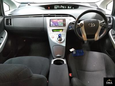 2014 Toyota Prius - Thumbnail