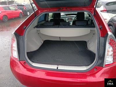 2014 Toyota Prius - Thumbnail