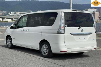 2015 Nissan Serena - Thumbnail