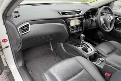 2015 Nissan X-Trail - Thumbnail