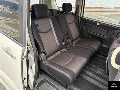 2015 Nissan Serena - Thumbnail
