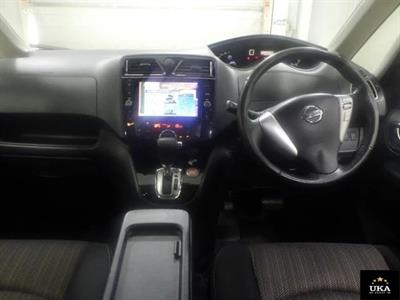 2015 Nissan Serena - Thumbnail
