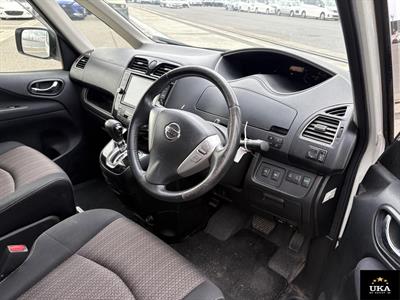 2015 Nissan Serena - Thumbnail