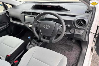 2019 Toyota Aqua - Thumbnail