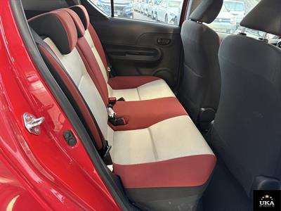 2015 Toyota Aqua - Thumbnail