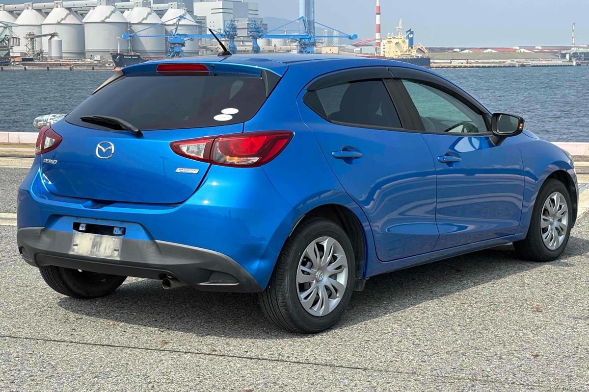 2016 Mazda Demio