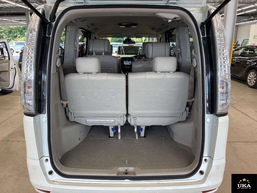 2015 Nissan Serena
