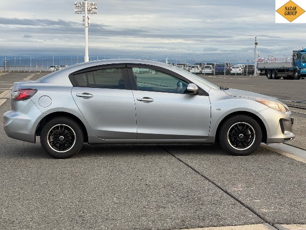 2013 Mazda Axela