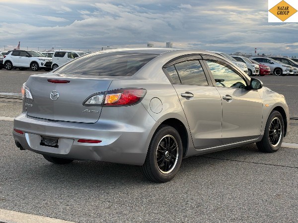 2013 Mazda Axela