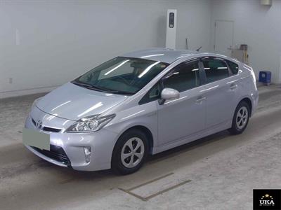 2013 Toyota Prius - Thumbnail