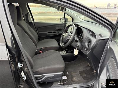 2017 Toyota Vitz - Thumbnail