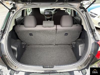 2017 Toyota Vitz - Thumbnail