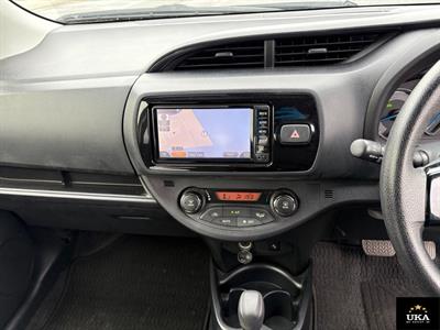 2017 Toyota Vitz - Thumbnail