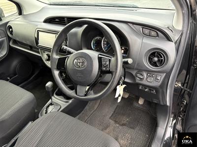 2017 Toyota Vitz - Thumbnail