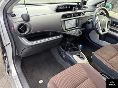 2013 Toyota Aqua - Thumbnail