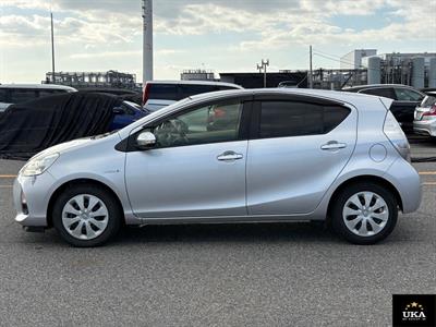 2013 Toyota Aqua - Thumbnail