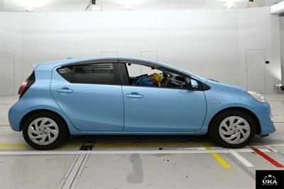 2016 Toyota Aqua - Thumbnail