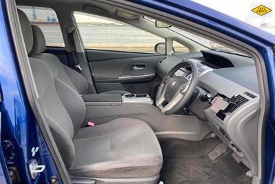 2013 Toyota Prius - Thumbnail