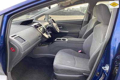 2013 Toyota Prius - Thumbnail