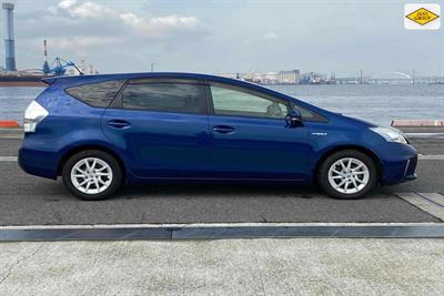 2013 Toyota Prius - Thumbnail