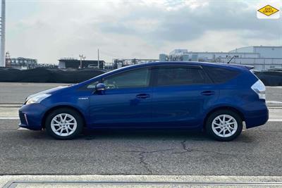 2013 Toyota Prius - Thumbnail