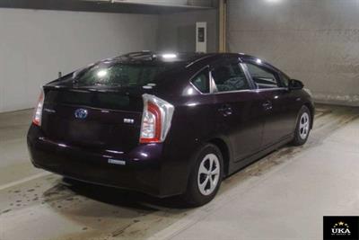 2013 Toyota Prius - Thumbnail