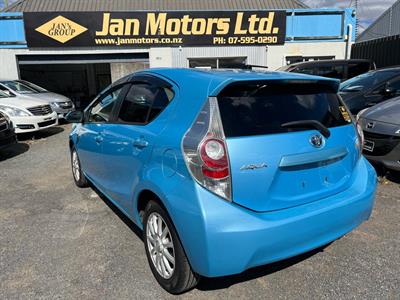 2014 Toyota Aqua - Thumbnail