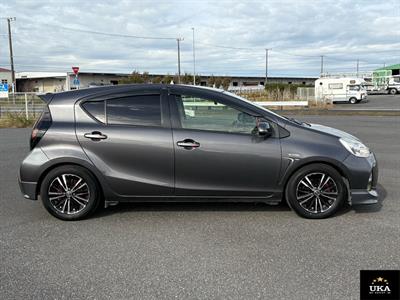 2012 Toyota Aqua - Thumbnail