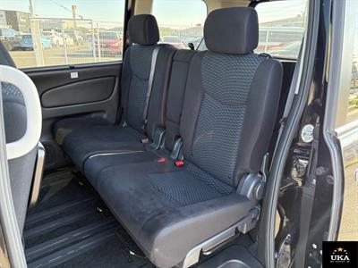 2013 Nissan Serena - Thumbnail