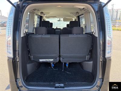 2013 Nissan Serena - Thumbnail