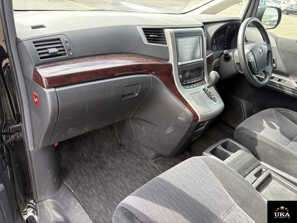 2013 Toyota Vellfire