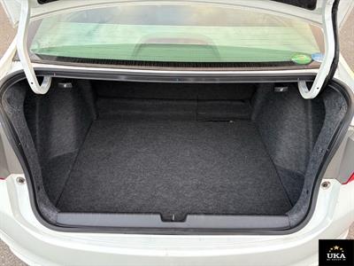 2016 Honda Grace - Thumbnail