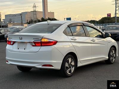 2016 Honda Grace - Thumbnail