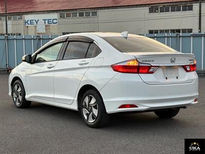 2016 Honda Grace - Thumbnail