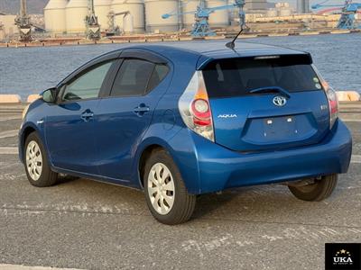 2013 Toyota Aqua - Thumbnail