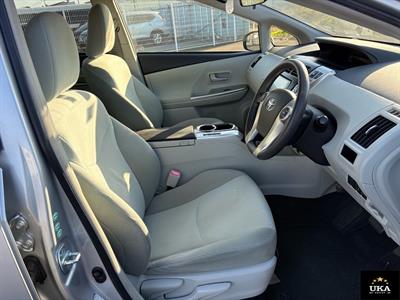 2013 Toyota Prius - Thumbnail