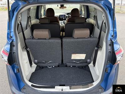 2017 Toyota Sienta - Thumbnail