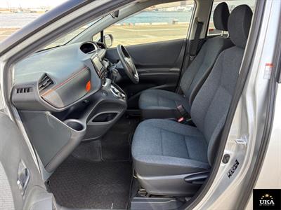 2016 Toyota Sienta - Thumbnail