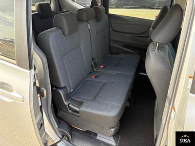 2016 Toyota Sienta - Thumbnail